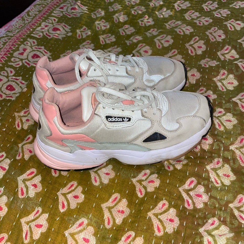 Adidas Falcons white/ pink US size 7.5